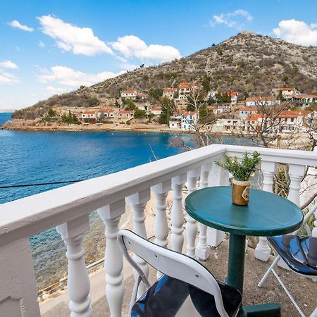 Cozy Apartment In Starigrad With House Sea View Exterior photo