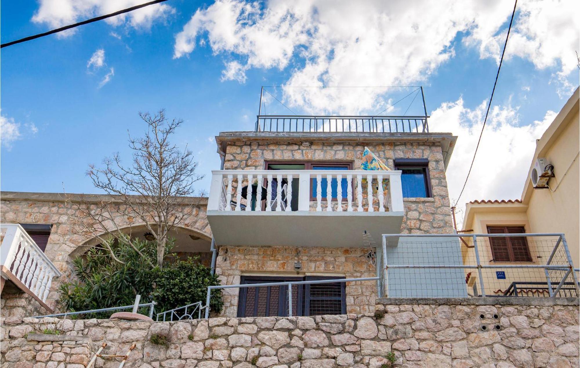 Cozy Apartment In Starigrad With House Sea View Exterior photo